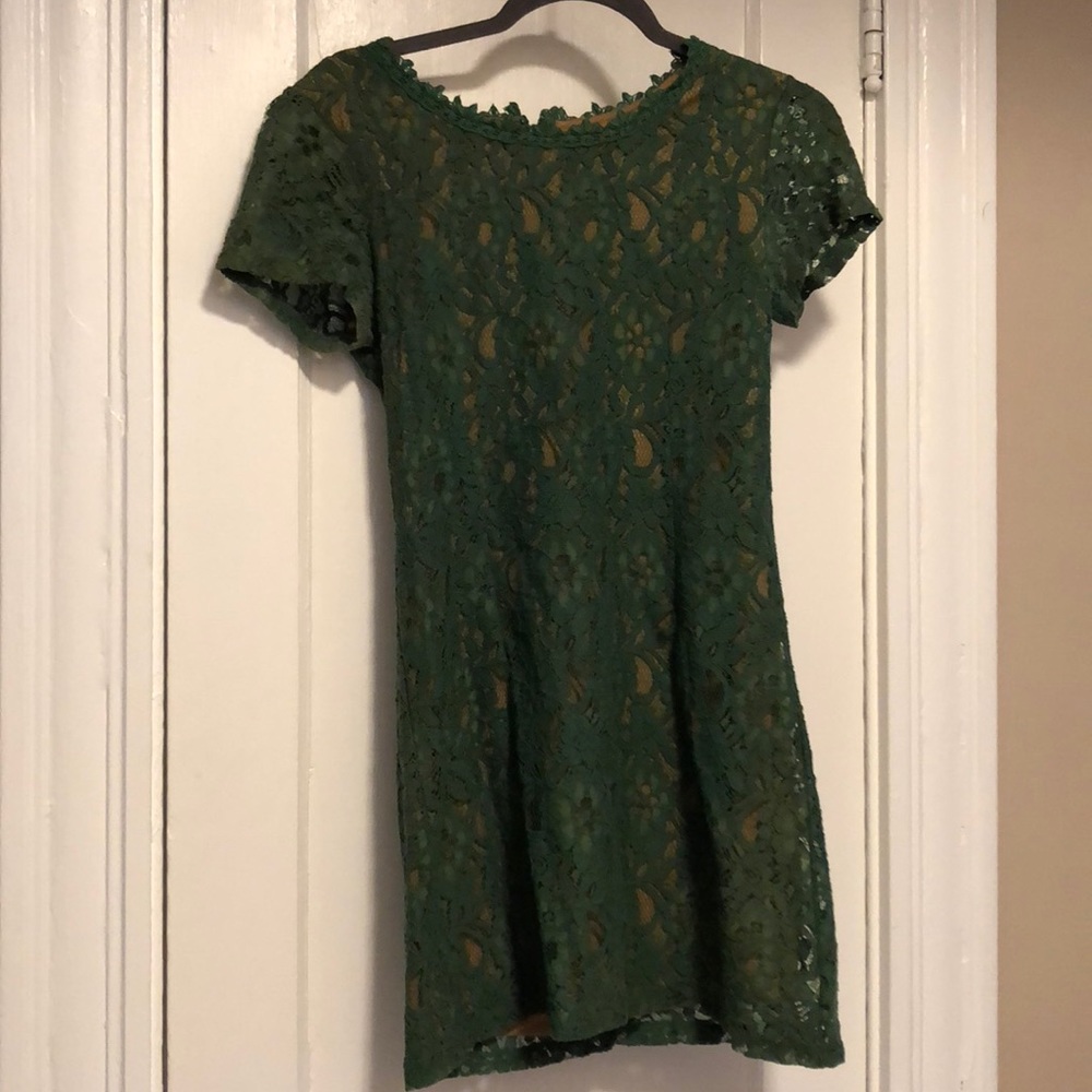 Green lace cap sleeve mini dress
